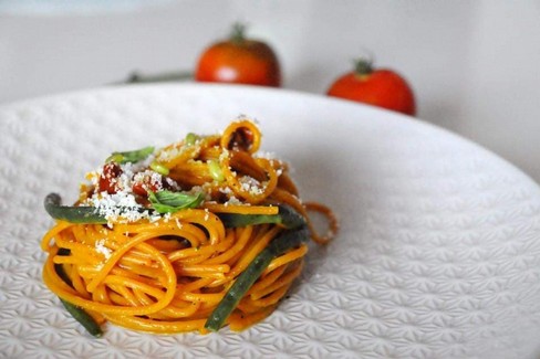 Spaghetto alla curcuma dello chef Jakopo Simone