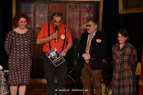 Comicità amara al Teatro Vida con “Sugo finto”.