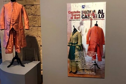 mostra moda al castello