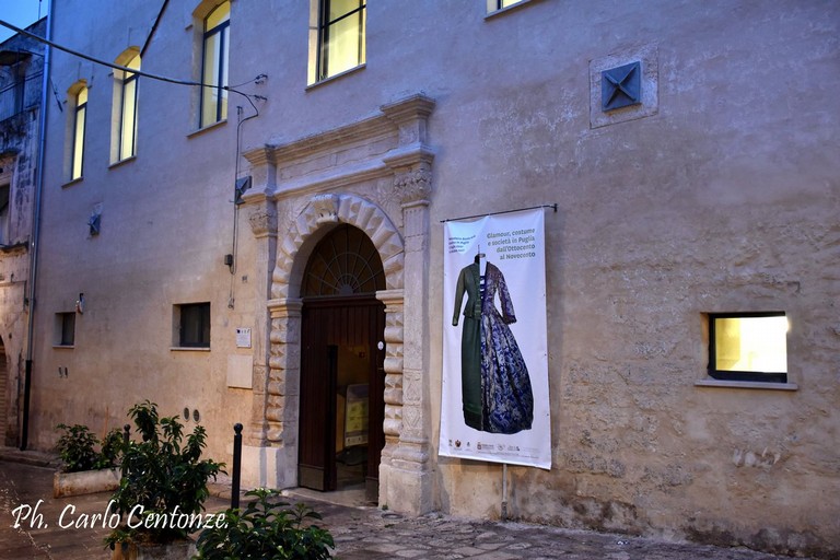 mostra abiti Fondazione Santomasi- foto Carlo Centonze