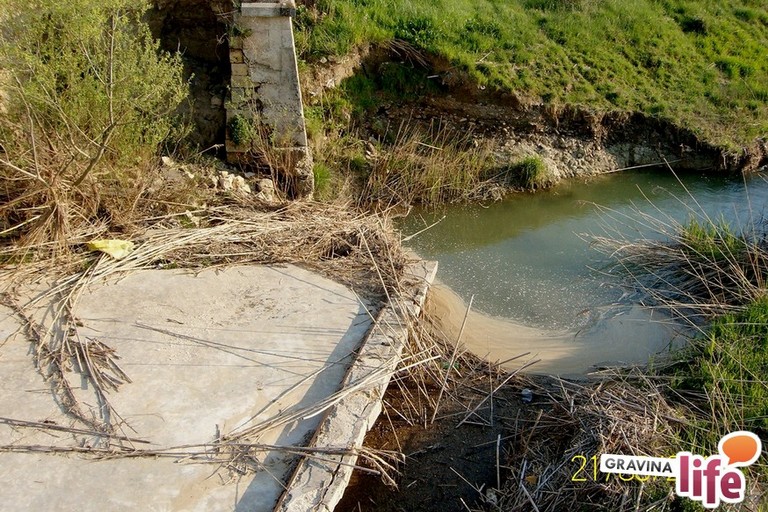 Ponte sul torrente Pentecchia