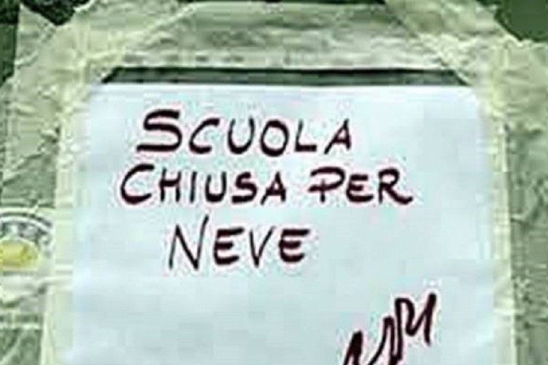 scuola chiusa