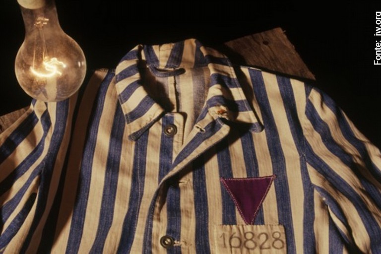 uniformi triangoli viola - testimoni geova